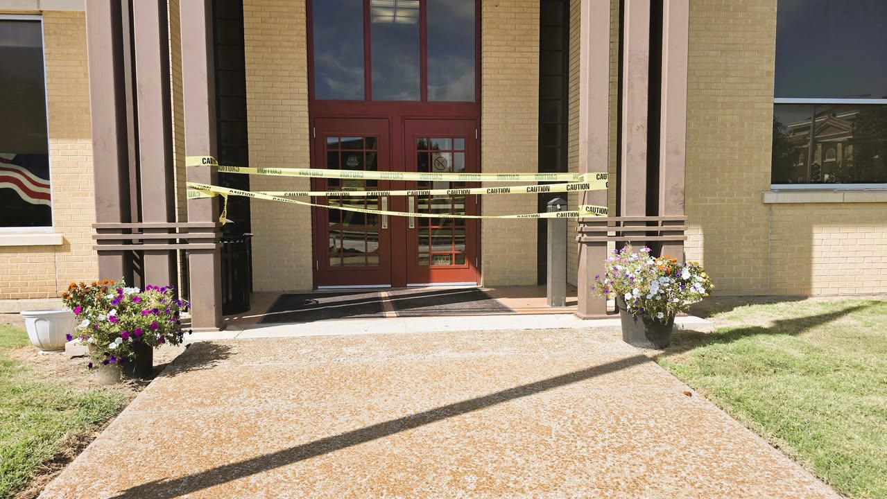 Iola Public Library